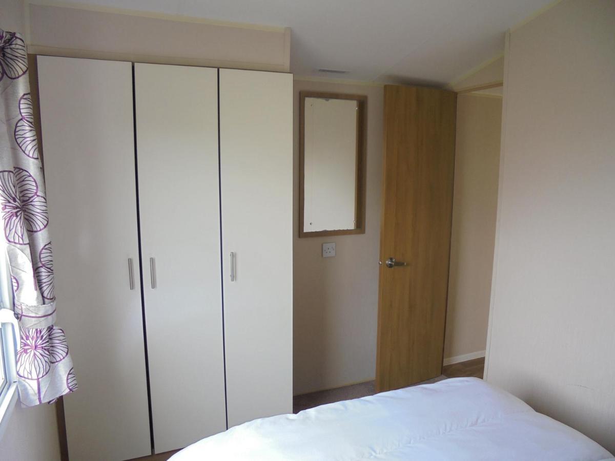 Kingfisher Vacation Iii 6 Berth 3 Bedrooms Close To Site Entrance Apartment
